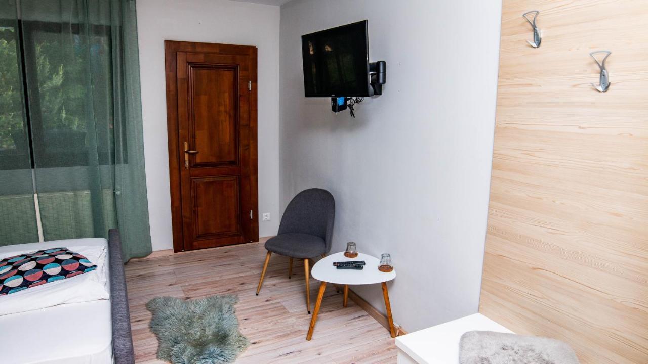 Pensiunea Retezat Campu Lui Neag Uricani  Extérieur photo