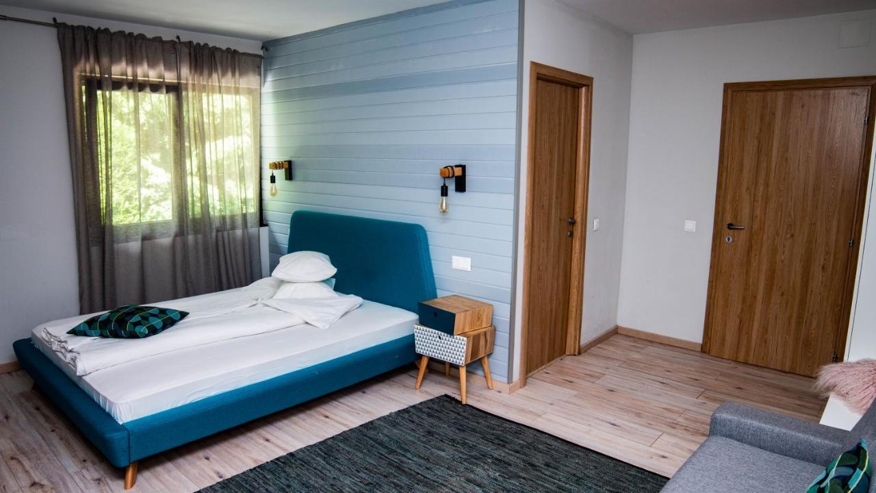 Pensiunea Retezat Campu Lui Neag Uricani  Extérieur photo